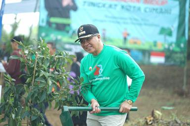 Peringati Hari Lingkungan Hidup Sedunia, DLH Kota Cimahi Tanam 116 Pohon di Eks TPA Leuwigajah Cimahi